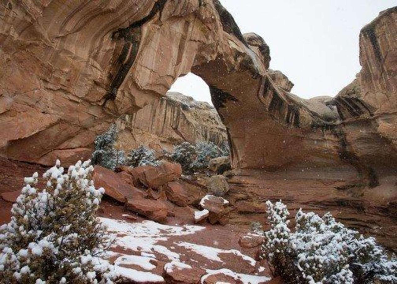 Hotel Cathedral Valley 2*
